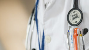 Pourquoi faire appel à une infirmière à domicile : avantages et bienfaits
